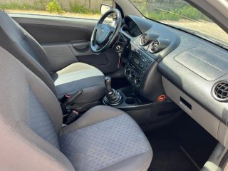 Ford Fiesta 2004