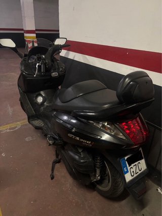 SYM GTS 300 EVO Maxi Scooter Automática