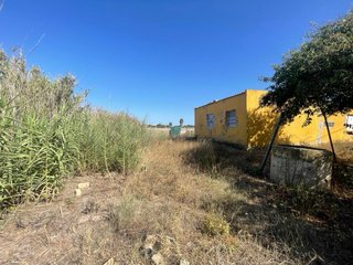 Superficie: 2.434 m² de terreno en punta candor.