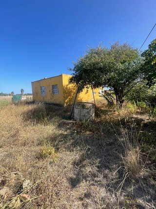 Superficie: 2.434 m² de terreno en punta candor.