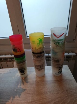 Vasos de plástico apilables
