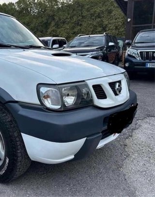 Rejilla Delantera Nissan Terrano