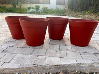 4 Macetas grandes de plástico color terracota