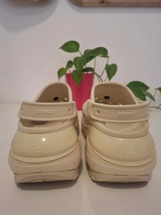 Crocs Mega Crush plataforma Talla W-9 / 40