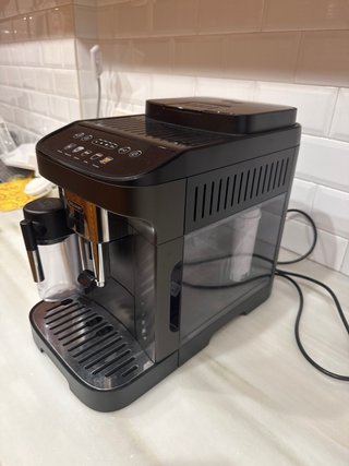 Cafetera DeLonghi Magnifica Evo ECAM29X casi