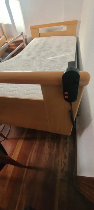 Cama articulada eléctrica madera y metal
