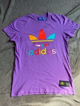 Camiseta Adidas Originals Morada Logo Multicolor