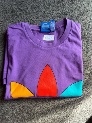 Camiseta Adidas Originals Morada Logo Multicolor