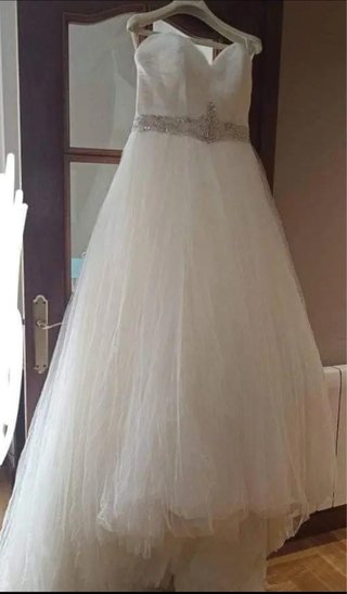 Vestido de boda con can can incluido