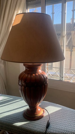 Lámpara de mesa cerámica naranja y beige