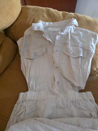 Enterizo Zara niña beige 12-13 años