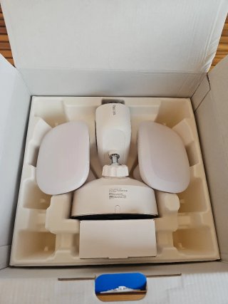 Cámara Reolink Wifi 4K con Foco LED
