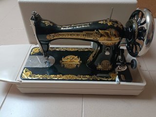 Máquina de coser Singer antigua