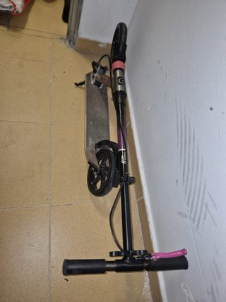 Patinete infantil Oxelo azul.    patine sin usar