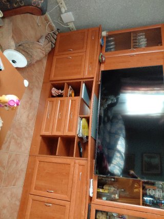 Mueble de salón modular madera. Los muebles están