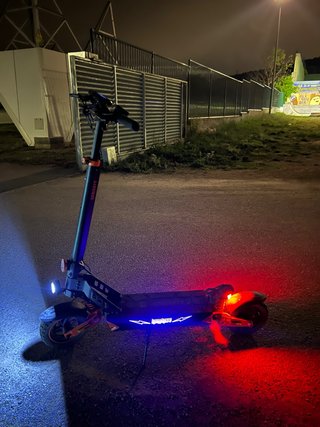 Patinete Eléctrico con Luces LED