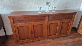 Aparador de salón de madera