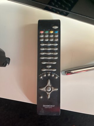TV SilverCrest 22" (LCD-TV 22102) + Mando Original