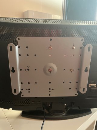 TV SilverCrest 22" (LCD-TV 22102) + Mando Original