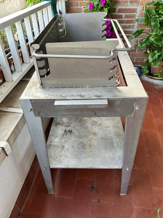 Barbacoa Wolf de metal