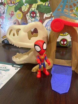 Spidey y sus Amigos Set de Juego Árbol Dino