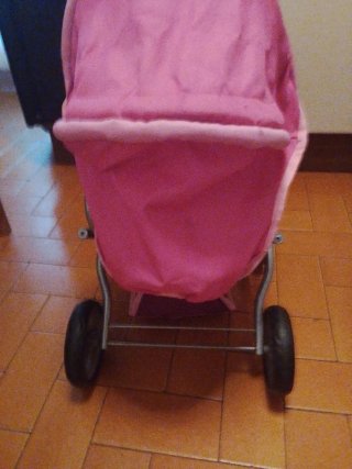 Carro de juguete rosa
