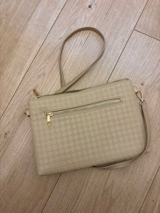 Bolso de hombro beige