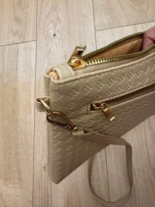 Bolso de hombro beige