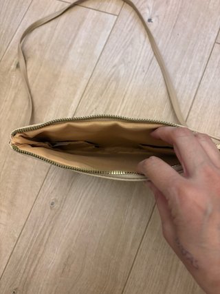 Bolso de hombro beige