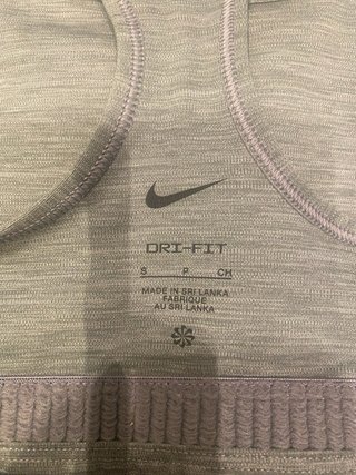 Top deportivo Nike