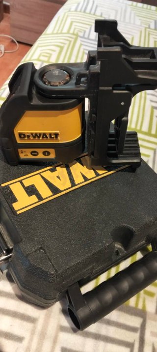 Nivel Láser DeWalt Autonivelante 2 Líneas Rojas