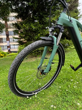 Bici Eléctrica Cube Touring Hybrid One 500