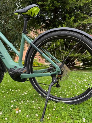 Bici Eléctrica Cube Touring Hybrid One 500