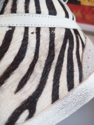 Zapatillas deportivas con estampado cebra