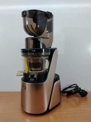 EXTRACTOR DE ZUMOS EN FRÍO CHEF PLUS ESS