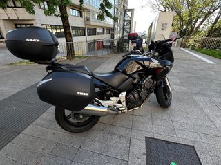 Honda Negra Touring con Maletas SHAD