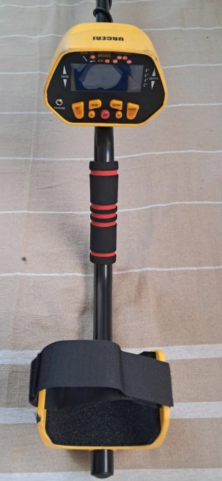 Detector de Metales Amarillo