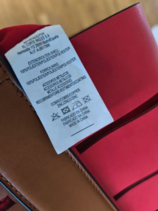 Bolso tote rojo y marrón