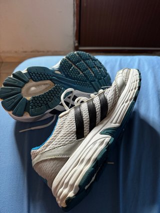 Zapatillas Adidas Blancas y Azules