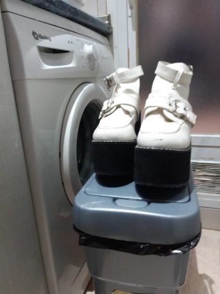 Zapatos de tacón alto blancos
