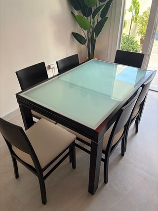 Mesa extensible cristal y sillas comedor