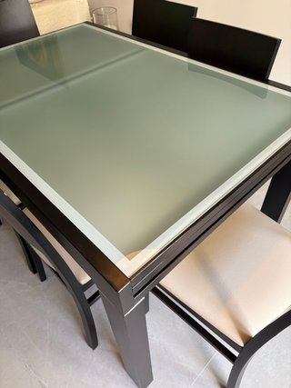 Mesa extensible cristal y sillas comedor