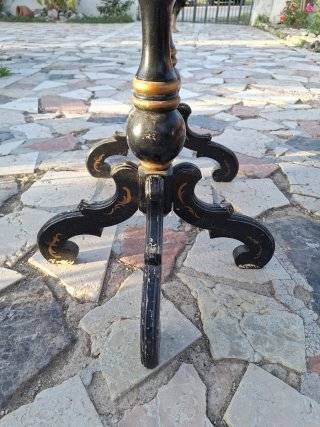 Conjunto isabelino: mesa, silla y tresillo