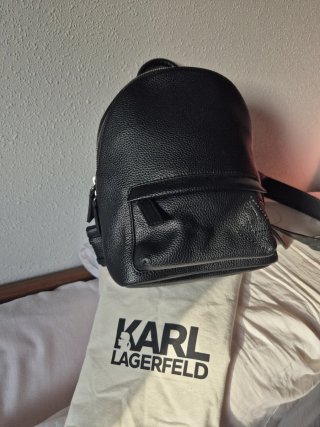 Mochila Karl Lagerfeld Negra Piel Texturizada