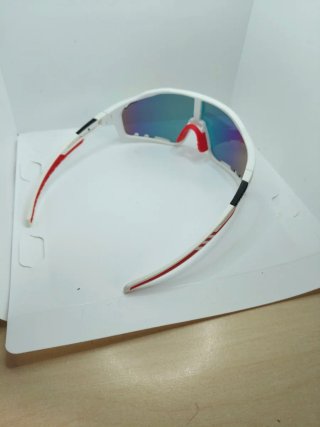 Gafas de sol deportivas blancas