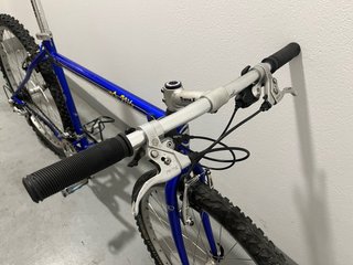 Bicicleta de montaña ATAK