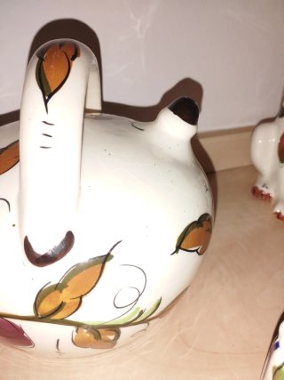 Cerámica Enma: Figura Perro y Jarra Flores