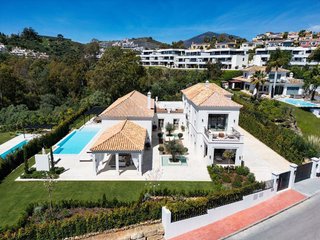 Chalet en alquiler en Los Naranjos - Las Brisas en Marbella