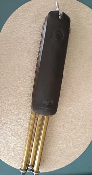 Antiguo trípode latón Bilora