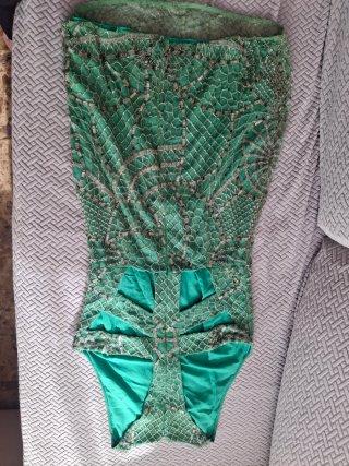 Vestido fiesta verde con plateado